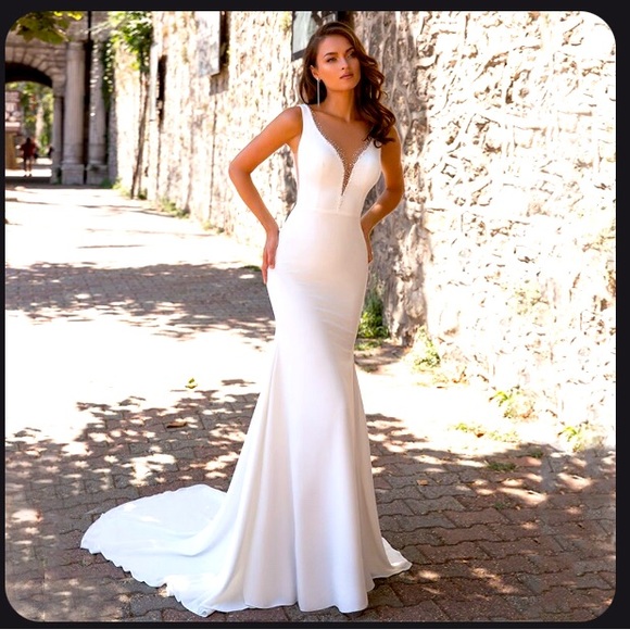 Dresses & Skirts - Size 10 Elegant Wedding Dress